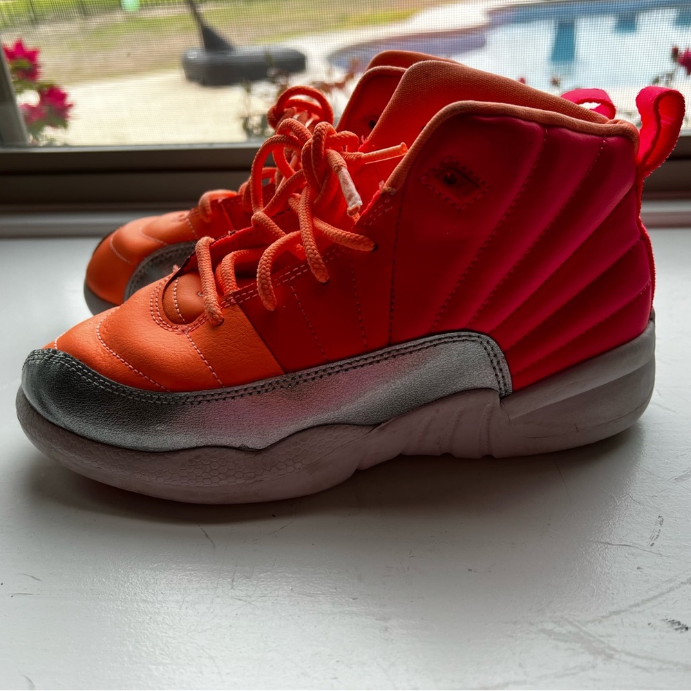 Nike Air Jordan 12 Retro (GS) sneakers size 3 youth